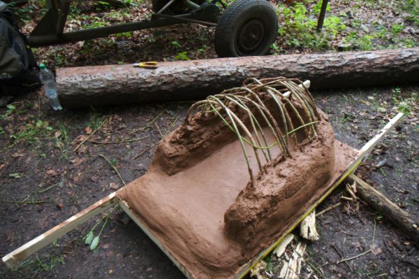 Gewölbe aus Haselnuss und Weide